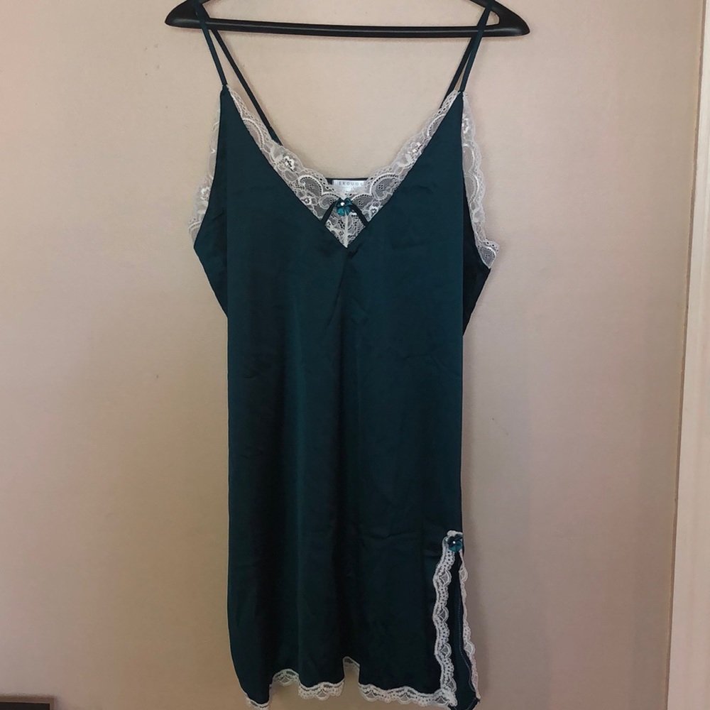 Ekouaer Emerald Green Nightgown Lingerie NWT Lg